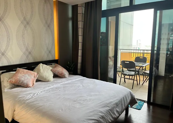 Appleone Ayala Condo With Balcony 세부